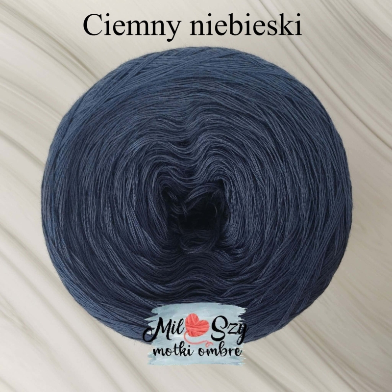 ciemny niebieski